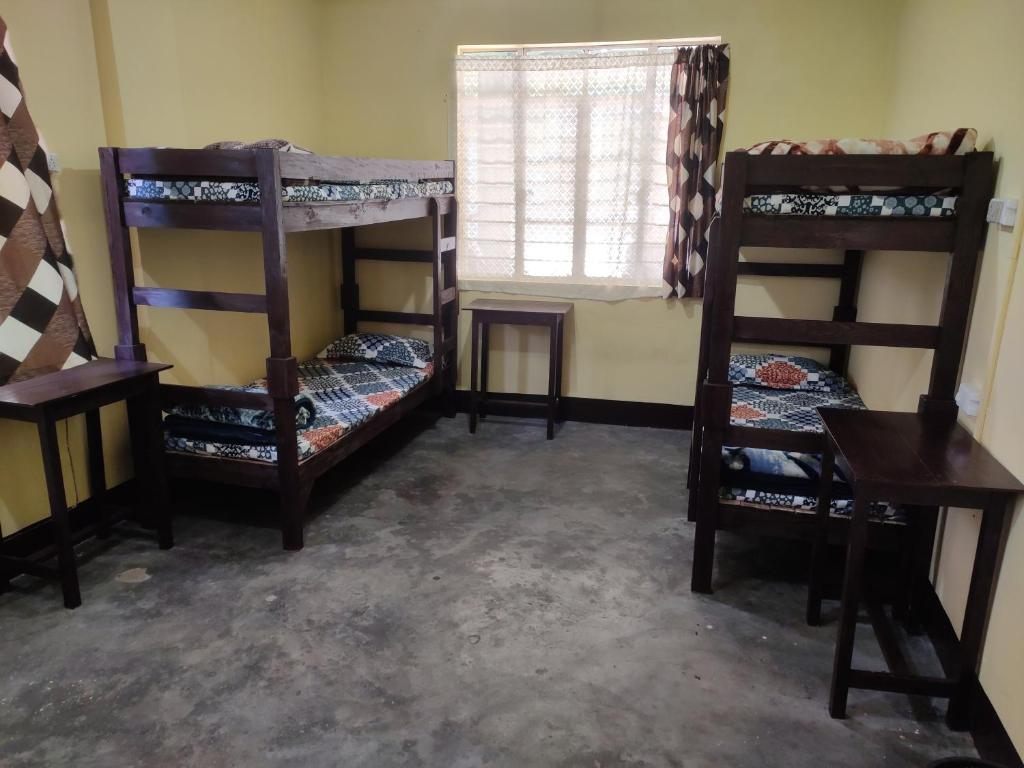 Quad Bunk Studio